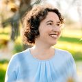website-webdesign-referenz-fuer-selbststaendige-traurednerin-kathrin-portrait.jpg